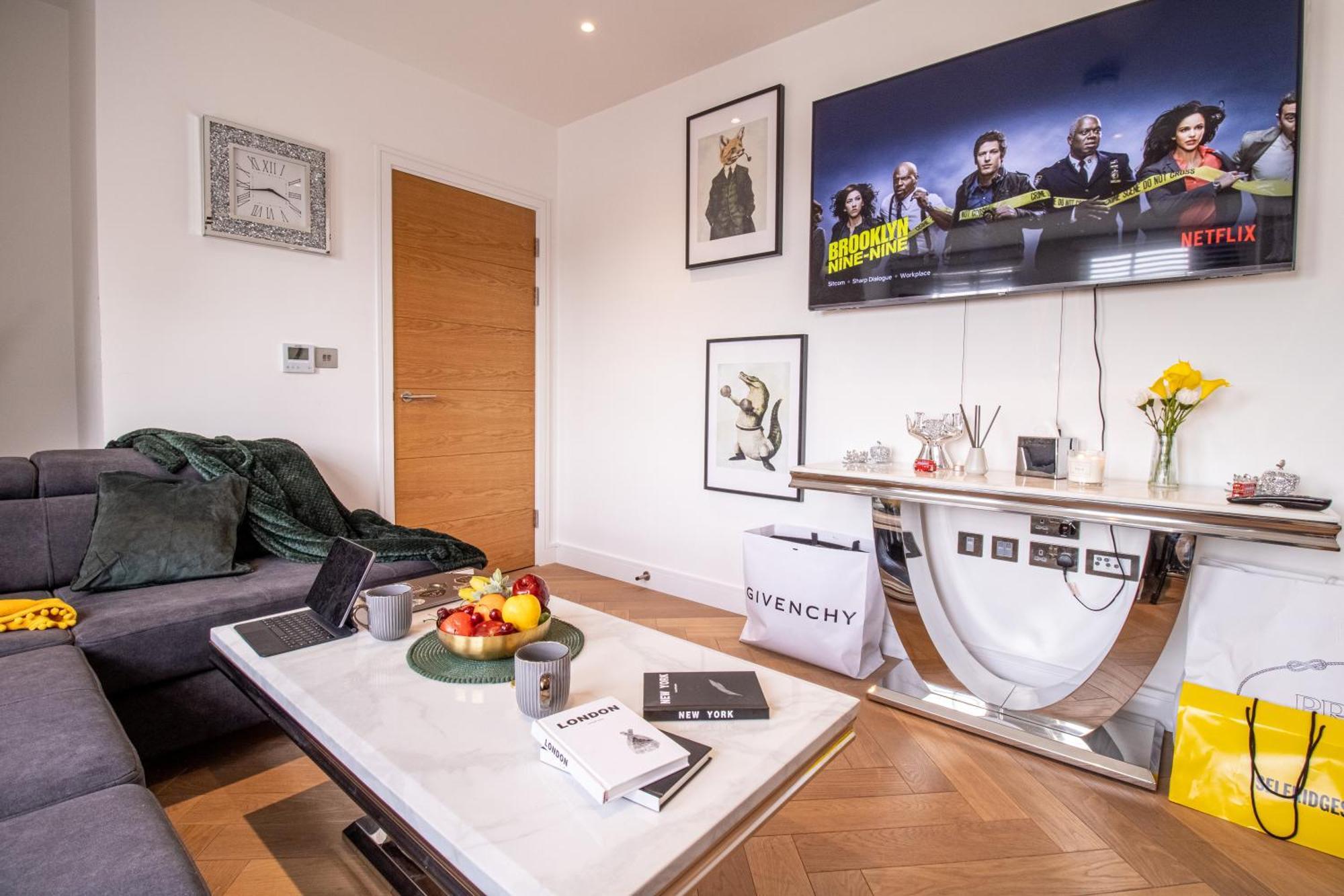 Luxurious 1-Bedroom Penthouse In Marble Arch 71 London Exterior photo